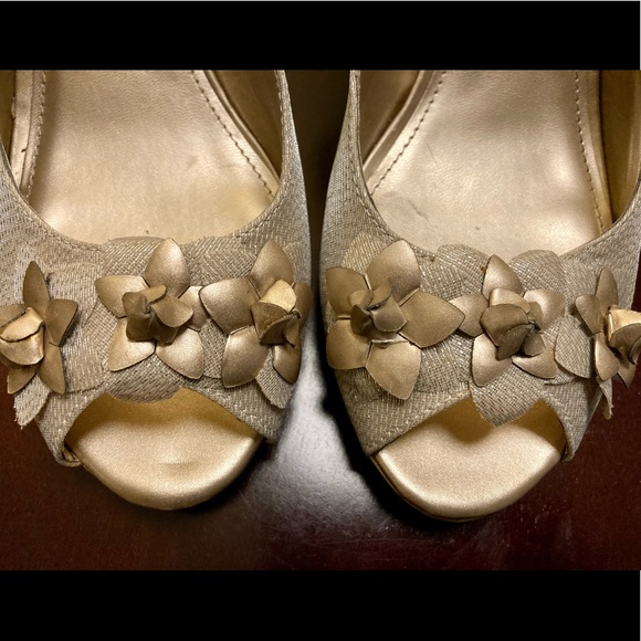 ANNE KLEIN SLINGBACK METALLIC HEELS-9.5 M - Picture 2 of 7